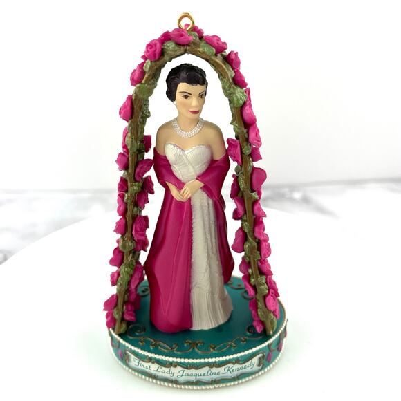 First Lady Jacqueline Kennedy Christmas Ornament, 1999 Jackie Kennedy by Carlton - Picture 1 of 9